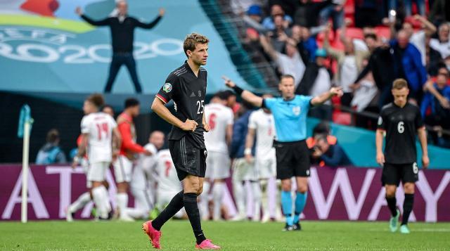 开云官方平台-【复盘】比赛输在勒夫没有B方案，勒夫输在自我否定